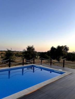 Country Villa by Salgados Beach